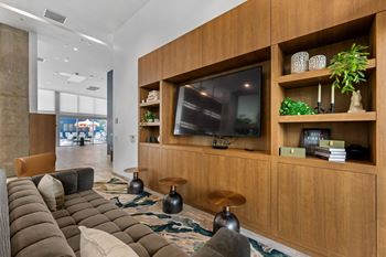 Resident lounge space at g12 apartments in los angeles, ca 90015